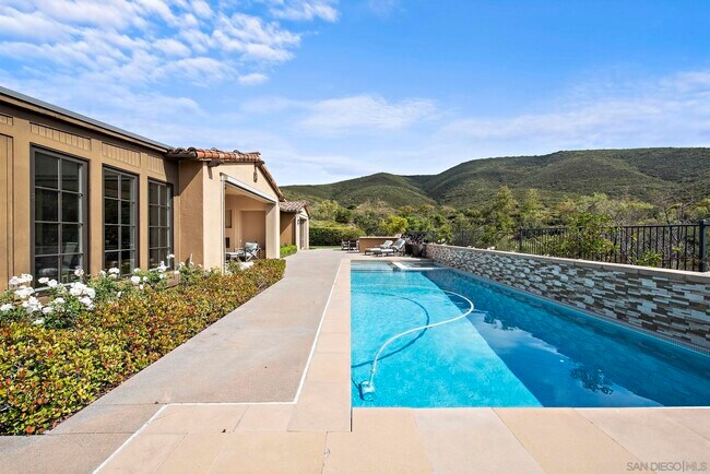 Building Photo - 14748 Valle Del Sur Ct