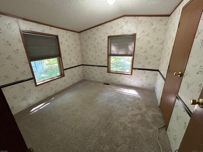 Building Photo - 54 Forest Dr