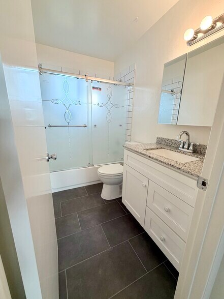 Newly remodeled bathroom - 1429 Bay St