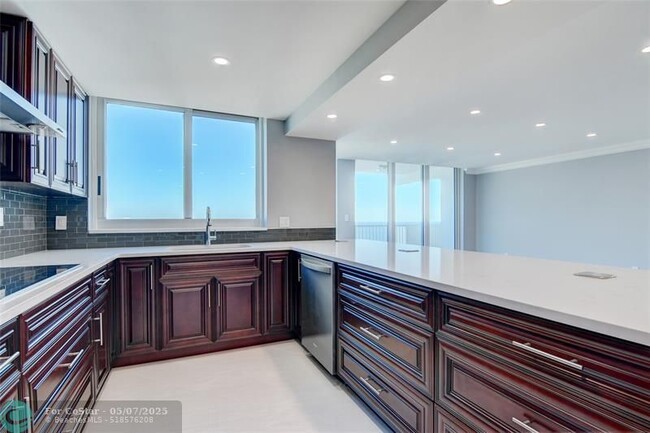 Building Photo - 1360 S Ocean Blvd