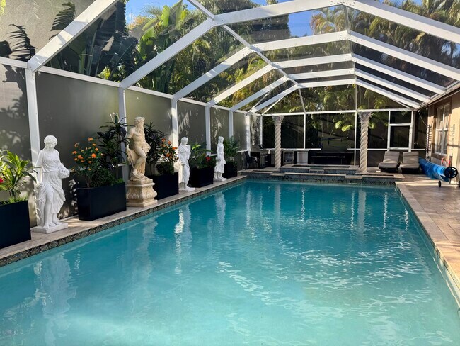 Building Photo - 8561 Lawson Cir