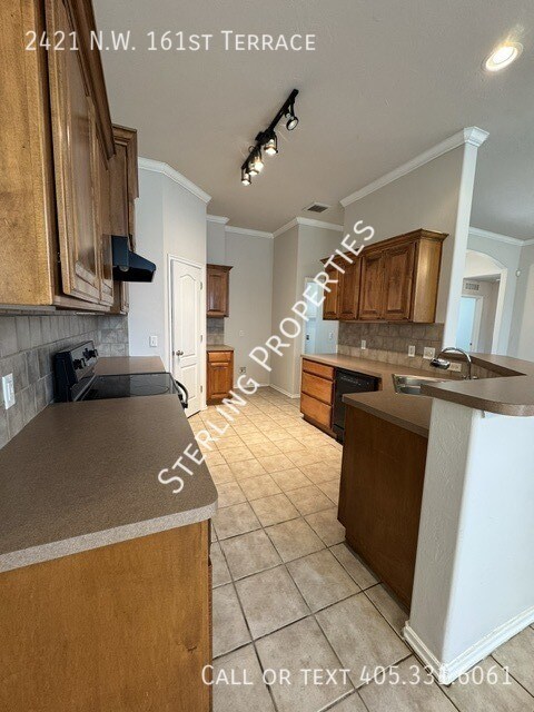 Building Photo - 2421 NW 161st Terrace