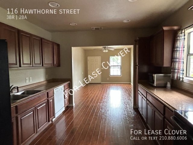 Building Photo - 116 Hawthorne St