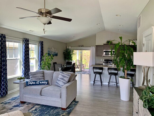 Building Photo - 104 Emerald Dr