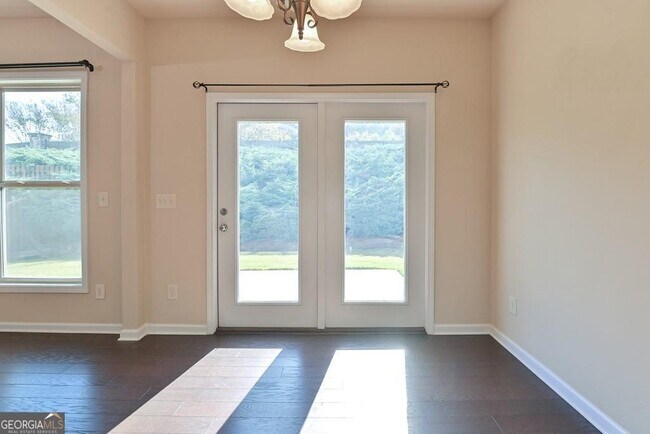 Building Photo - 4665 Woodbine Way