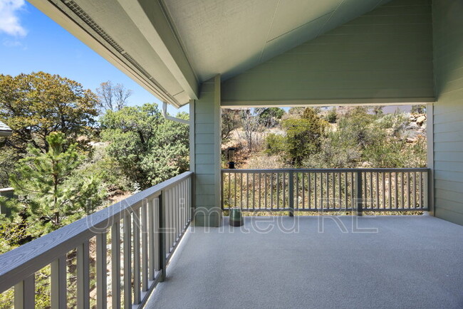 Building Photo - 674 Crosscreek Dr
