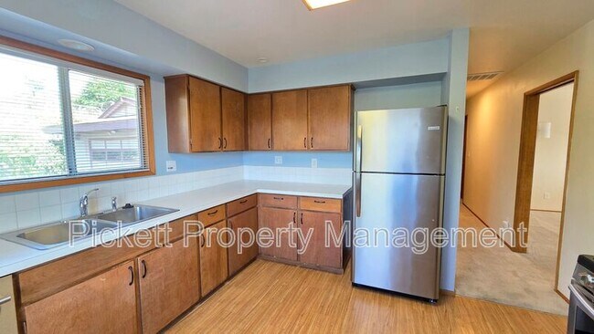 Building Photo - 8671 Silverdale Way NW