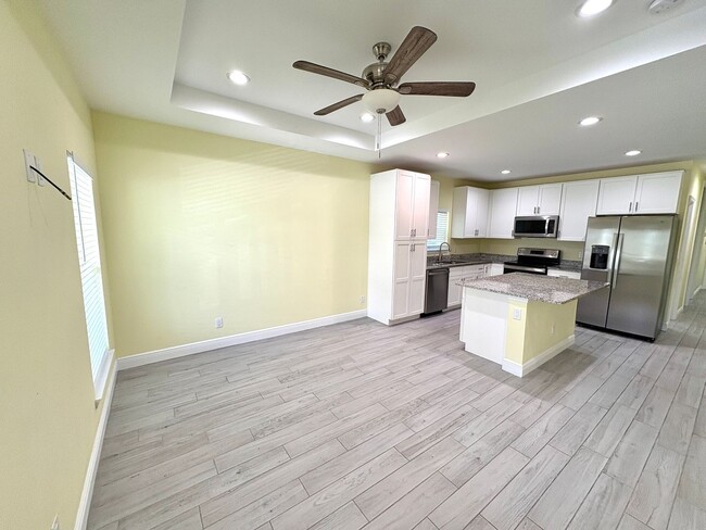 Building Photo - 621 E Virginia Ave