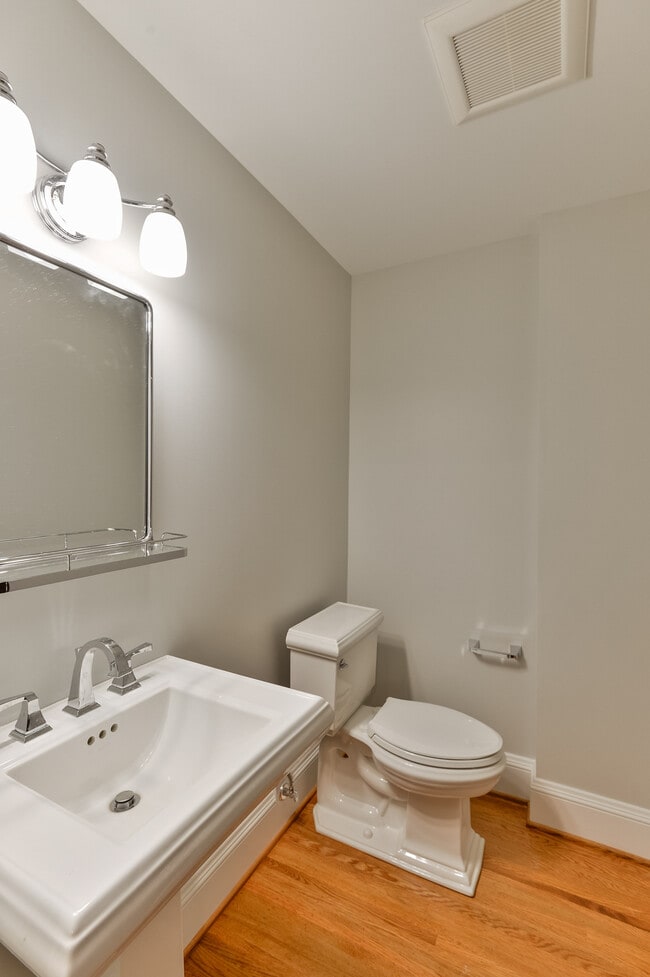 Building Photo - 1411 Willow Ave