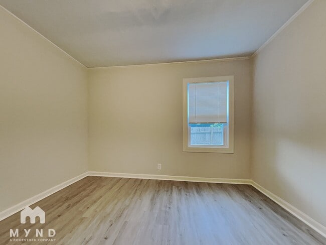 Building Photo - 1693 Concord Dr SE