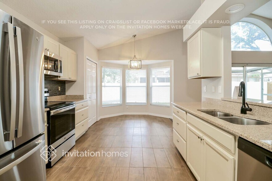 Building Photo - 4021 Fontana Pl