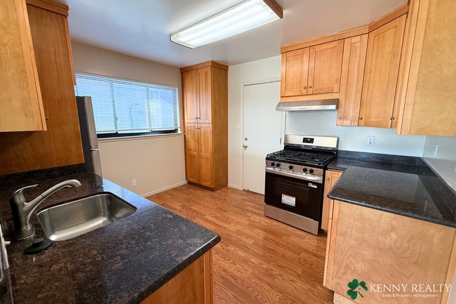 Building Photo - Bright Multi-Level 4BR Home with Two Primary Bedrooms