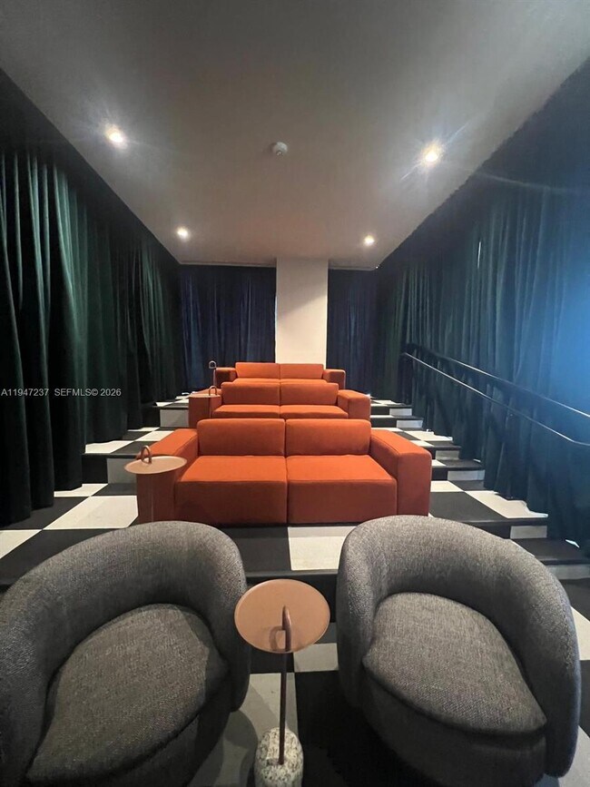 Building Photo - 11 NE 6th St