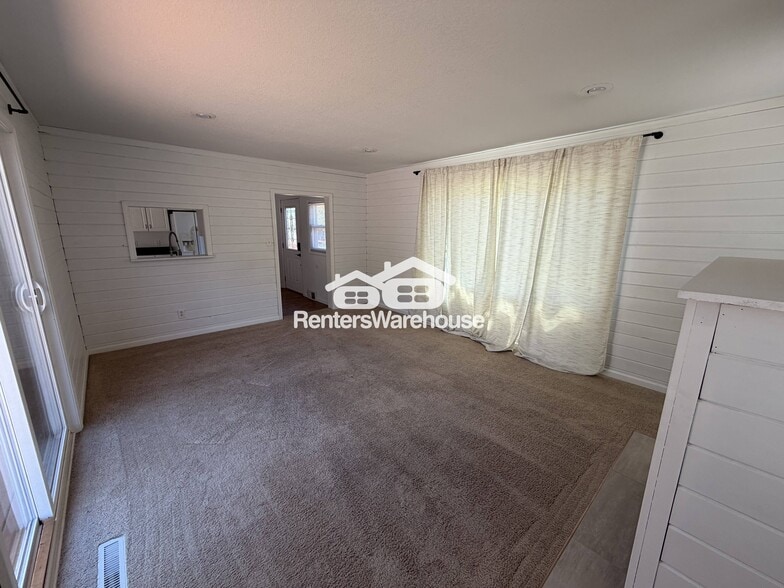 Building Photo - 2907 Knollwood Dr SE