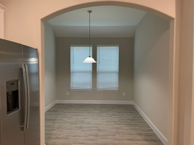 Building Photo - 4 Bedroom in Gruene Field / 1 Mile to Grue...
