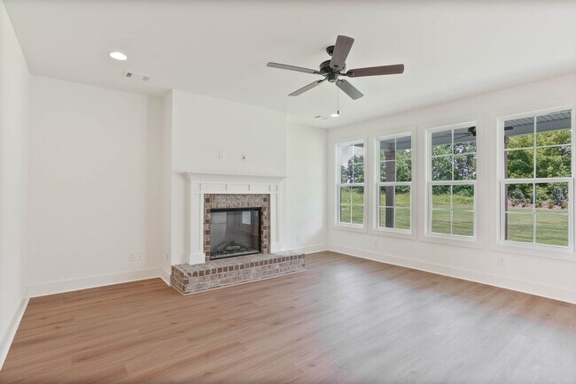 Building Photo - Designer Home zoned for Pike Road Schools!