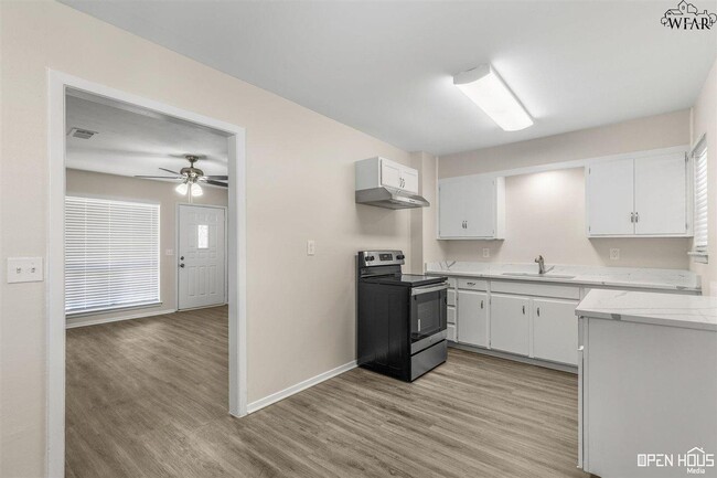 Building Photo - 4728 Eden Ln