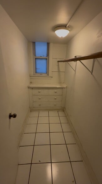 Building Photo - 5529 W 22nd Pl