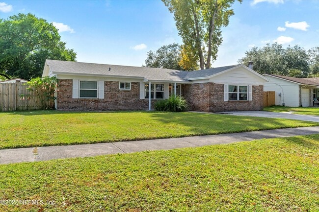 Building Photo - 8440 Frost St N