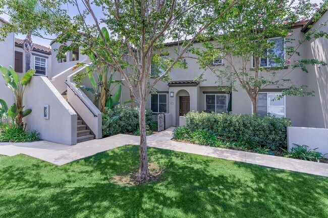 Building Photo - Laurel Canyon Apartment Homes