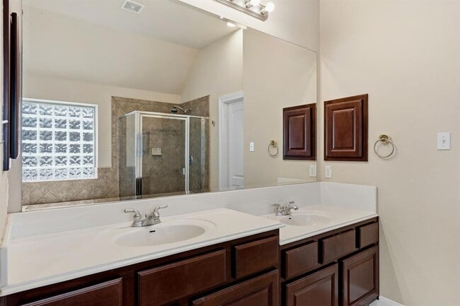 Building Photo - 7436 Bonniebrook Dr