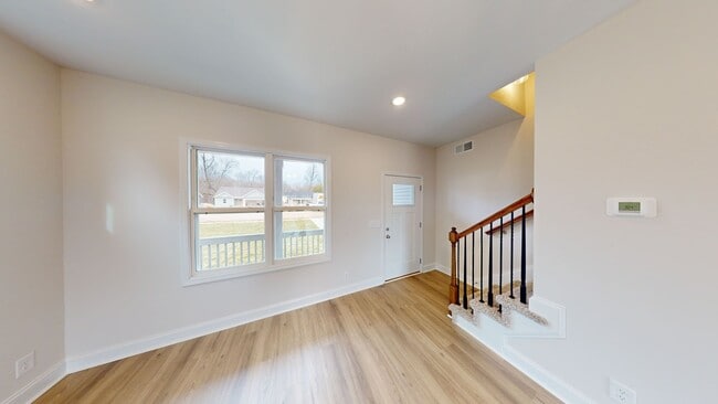 Building Photo - Spacious & Updated 3/2.5 Home Near Fort Ca...