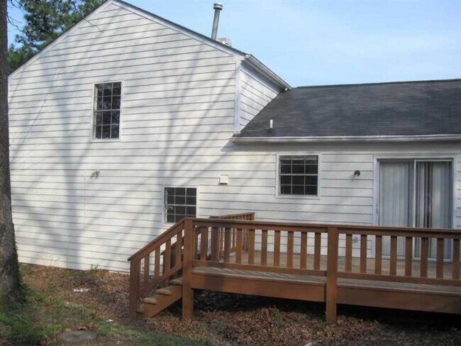 Building Photo - 888 Highland Terrace NE