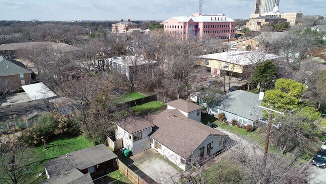 Primary Photo - 909 Vine St