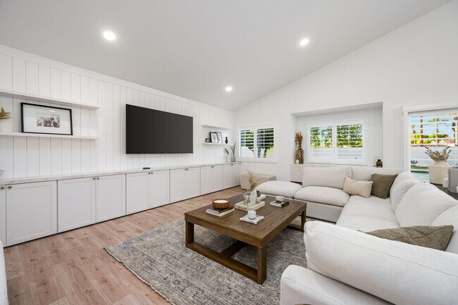 Building Photo - 76817 Manor Ln