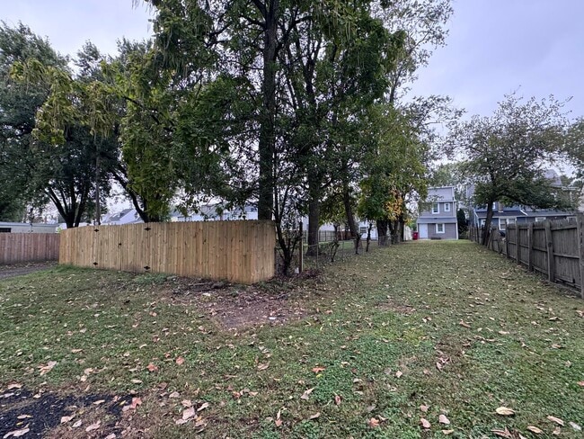 Building Photo - Fully renovated inside and out -  3 bedroo...