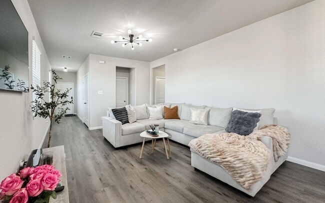 Building Photo - 2506 Moapa Dr