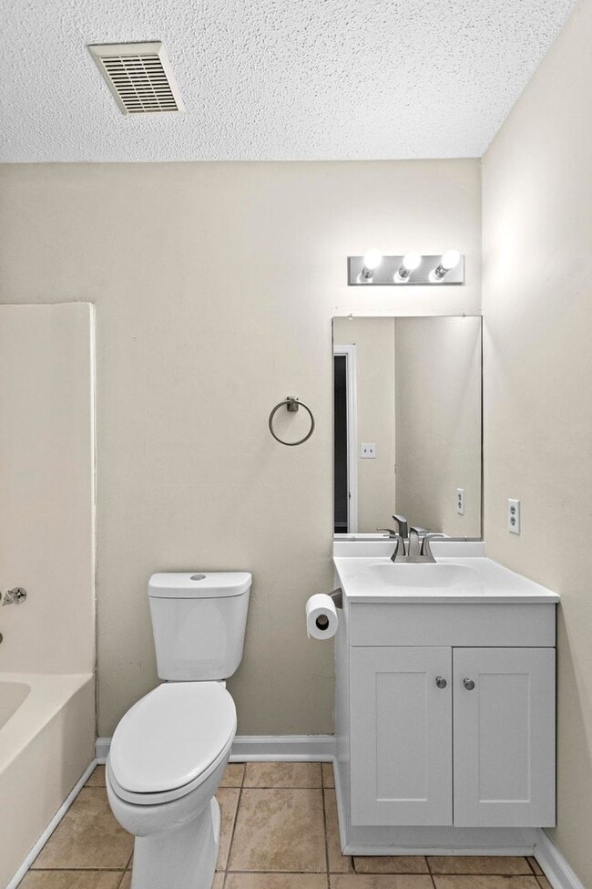 Building Photo - 130-132-132 Pine Crest Dr