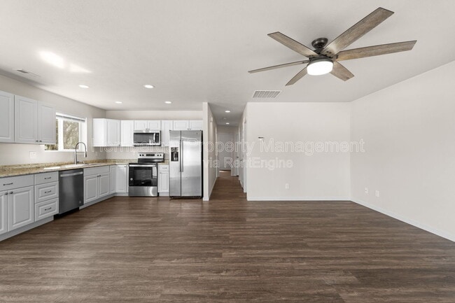 Building Photo - 14420 E Heroy Ln