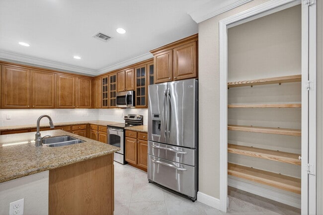 Building Photo - 4803 Cadiz Cir