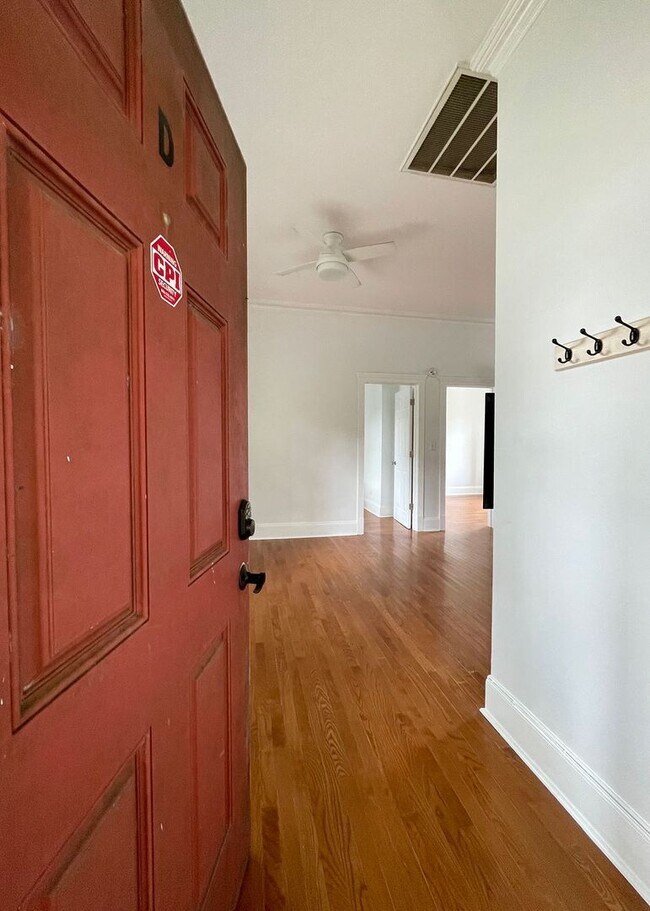 Building Photo - Available 8/1. Gorgeous 2 BR/1 BA Unit in the Historic East Side!