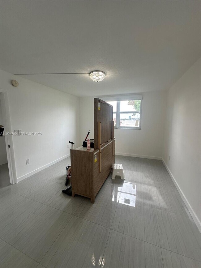 Building Photo - 3000 Marcos Dr