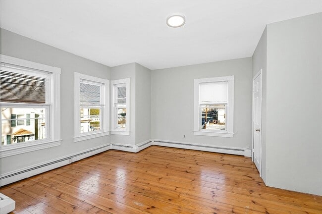 Building Photo - 339 Lincoln St