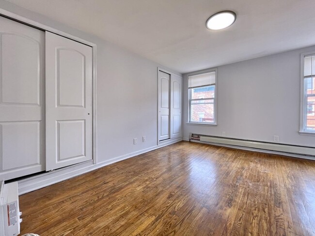 Building Photo - 311 5th St
