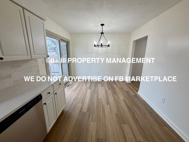 Building Photo - 816 S Montclaire Dr