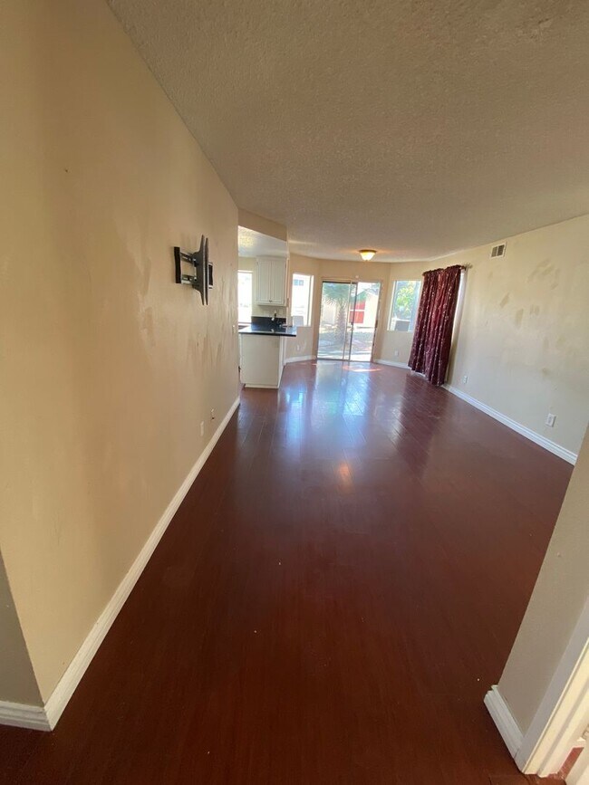 Building Photo - Spacious 3-Bed, 2.5-Bath Home – Limited-Ti...