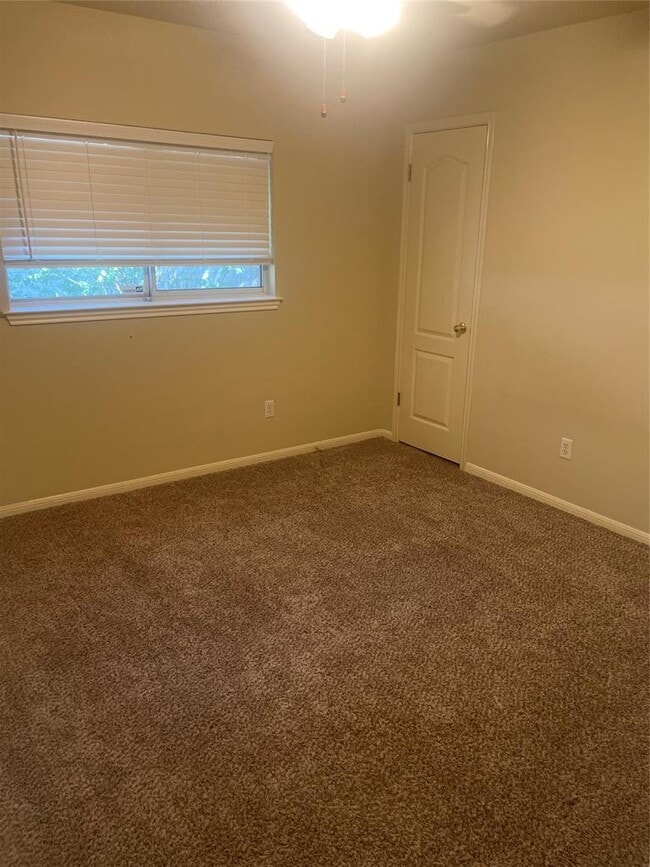 Building Photo - 3729 Eagles Nest St