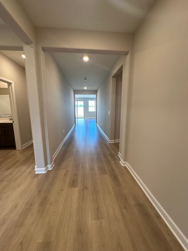 Building Photo - 2055 Woolem Pl