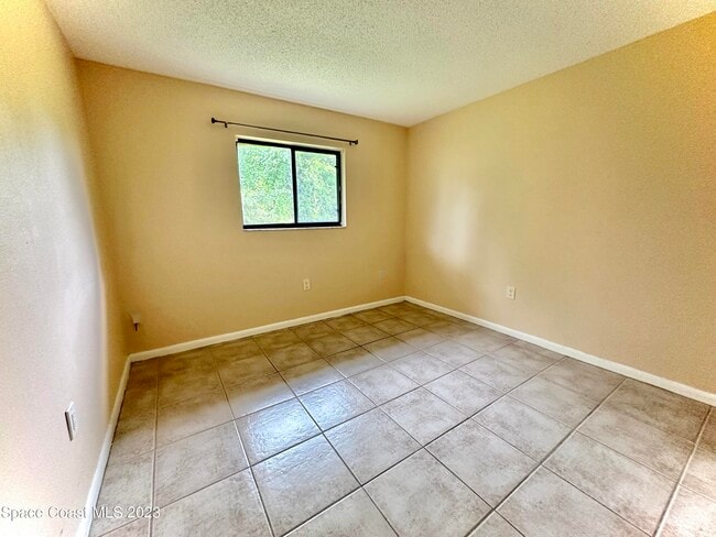 Building Photo - 2390 N Tropical Trail