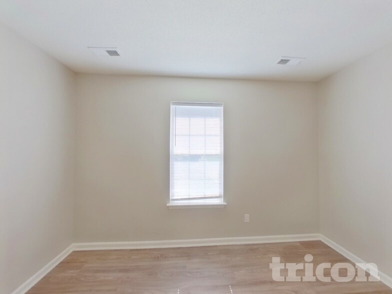 Building Photo - 1847 Duke Adam St