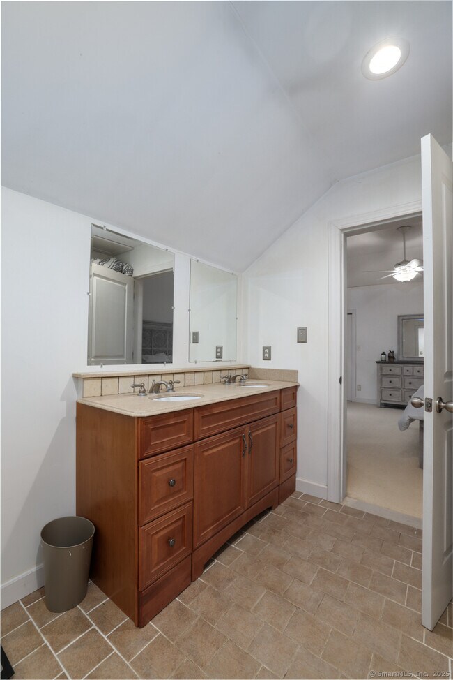 Building Photo - 266 Old Forge Rd