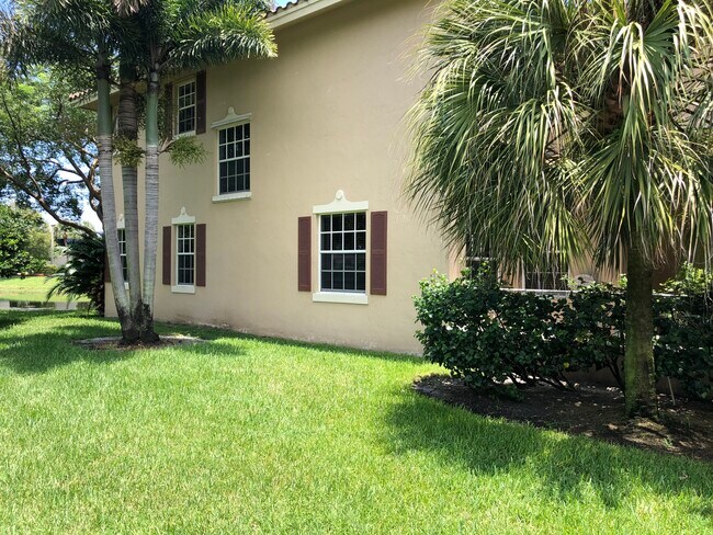Building Photo - 3310 Lakeside Dr