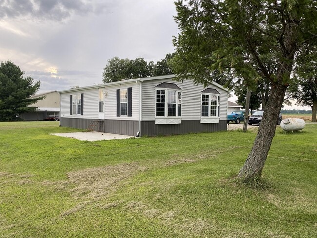 Primary Photo - 6388 State Rd