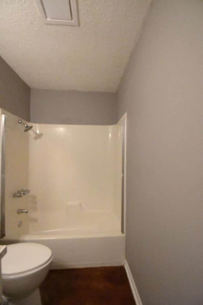Building Photo - Charming 2 Bedroom, 1 Bath in Whitehouse ISD!