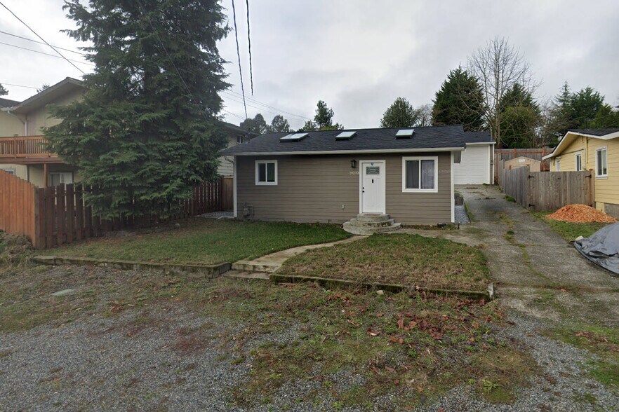 Building Photo - 10253 19th Ave SW