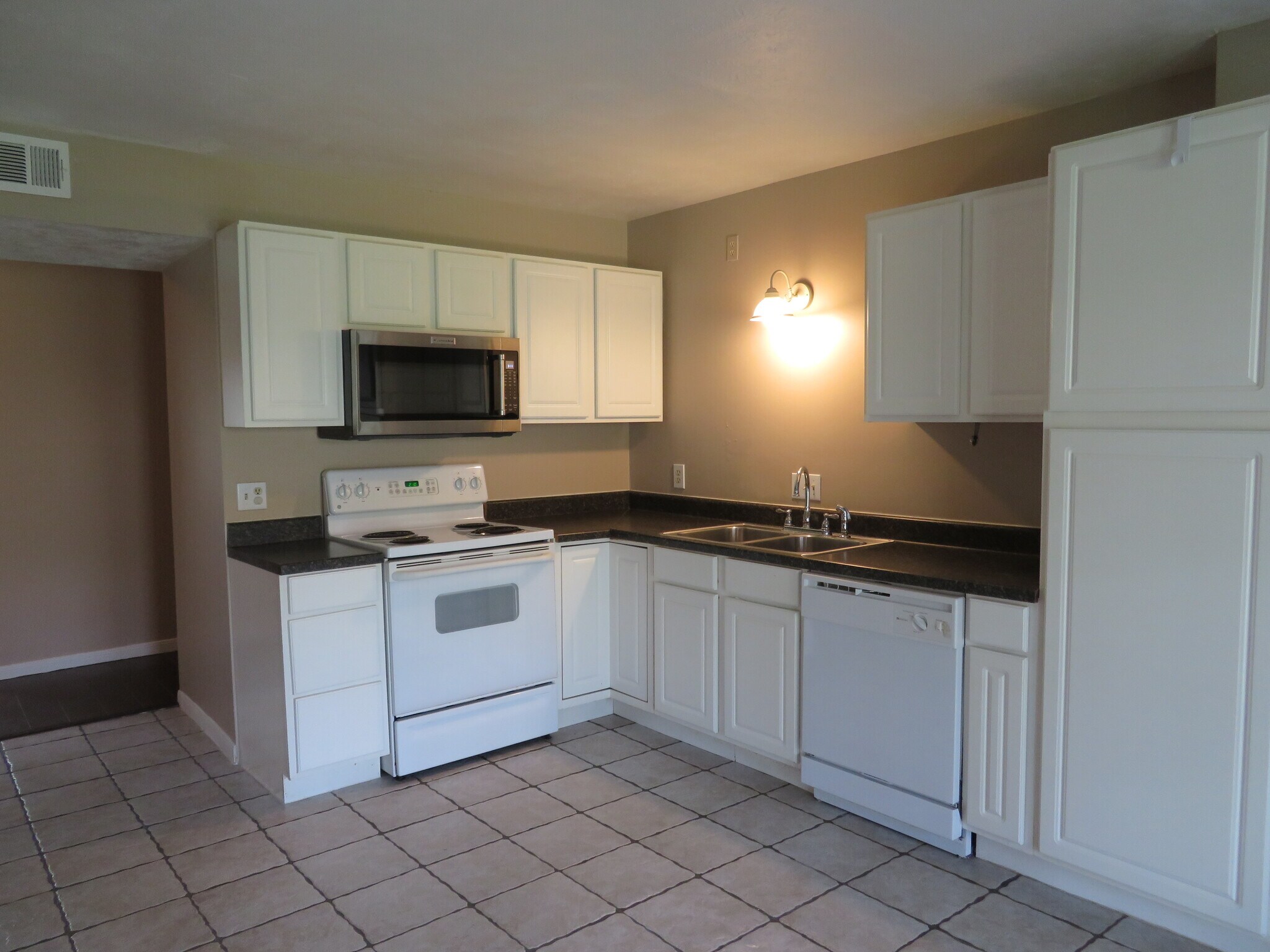 Kitchen - 14510 Cypress Leaf Drive